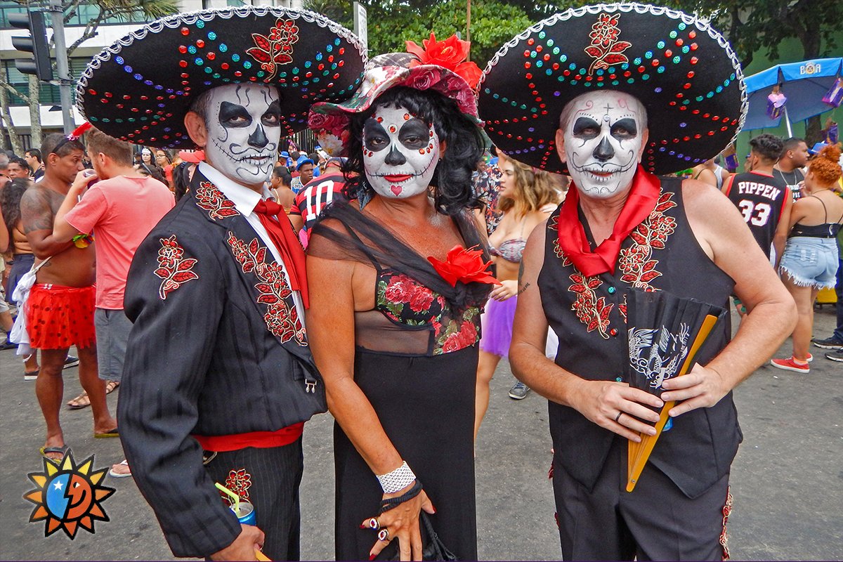 These friends looked amazing in their Día de los muertos costumes.