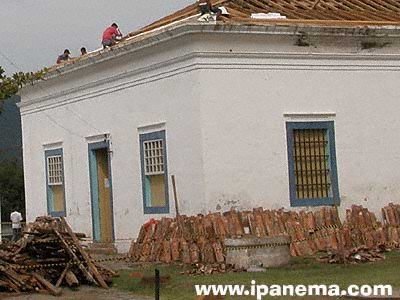 Cadeia (Old Jail) under renovations. Photo by Silviano for www.ipanema.com. All rights reserved | Todos os direitos reservados This photo is digitally watermarked and tracked. Copies are strictly forbidden. Property of www.ipanema.com.